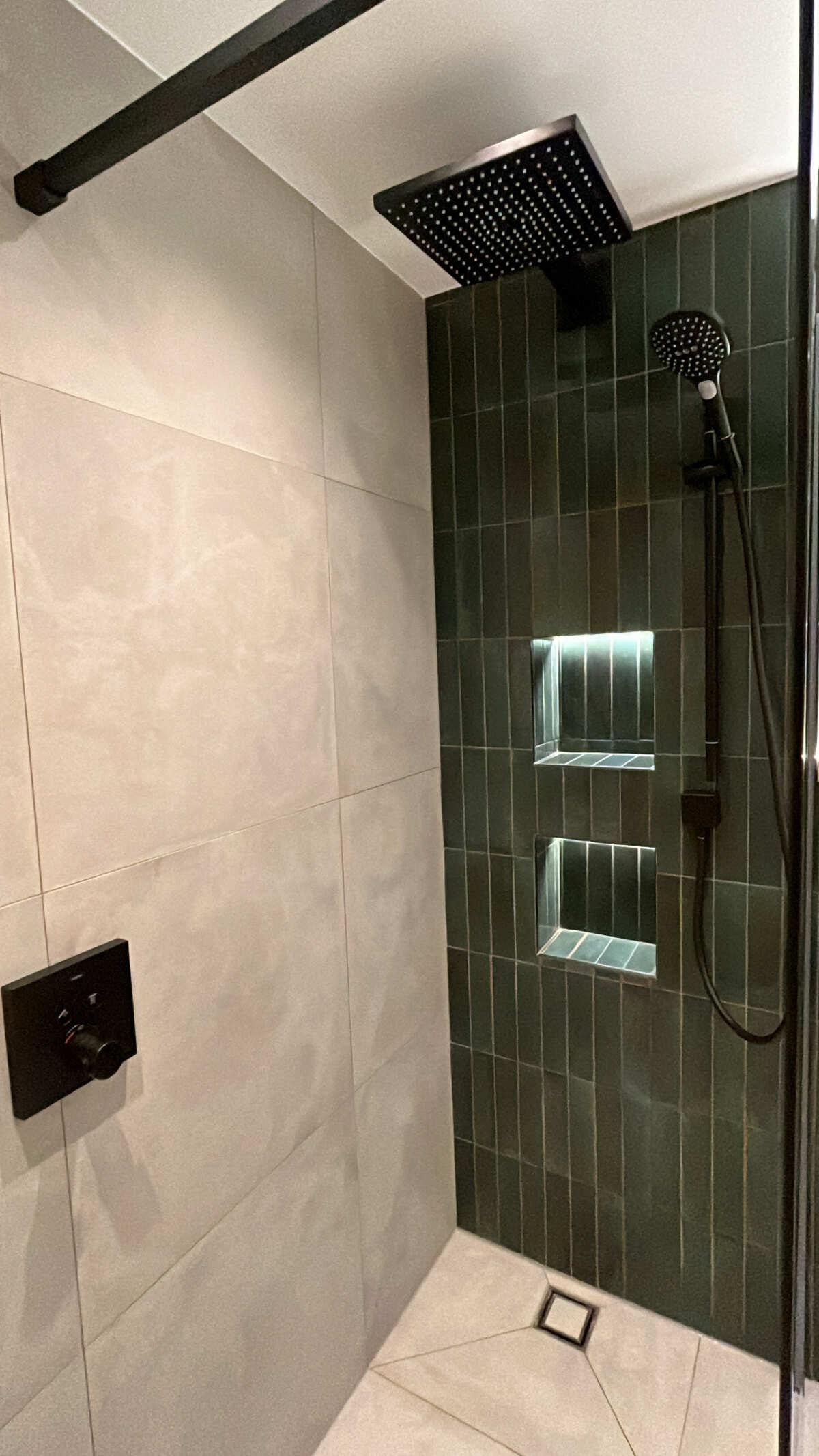 salle de douche moderne